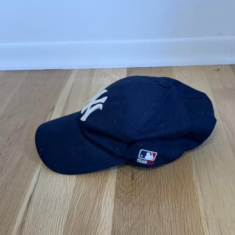 Vintage New York Yankees Navy MLB Dad Hat Adjustable Strap